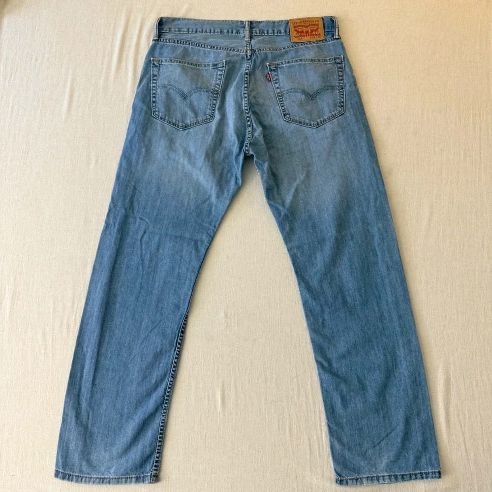 Levis measurements taken